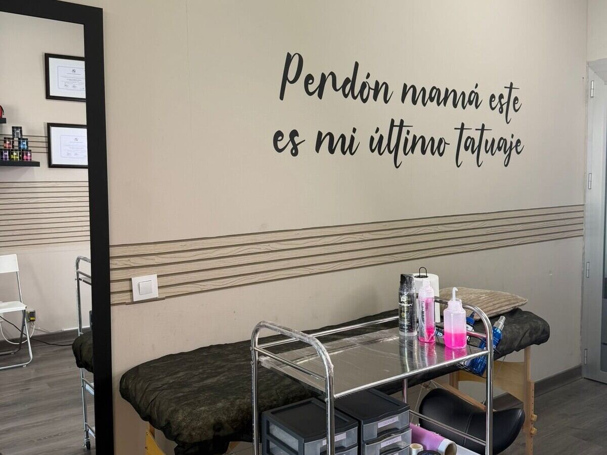 Zona de trabajo y materiales de tatuaje Nuri.tattoo